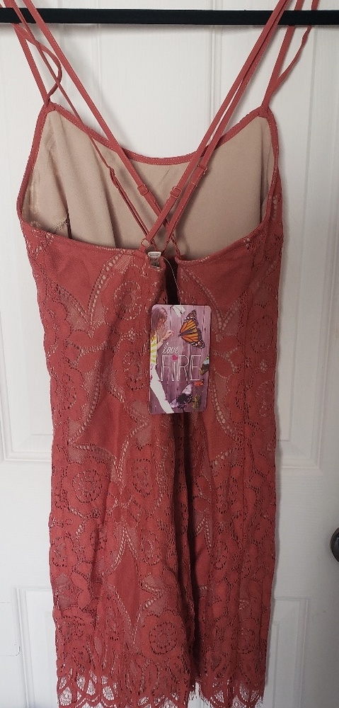 Dress - Picture 2 of 4